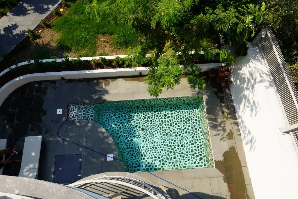 Swimming pool